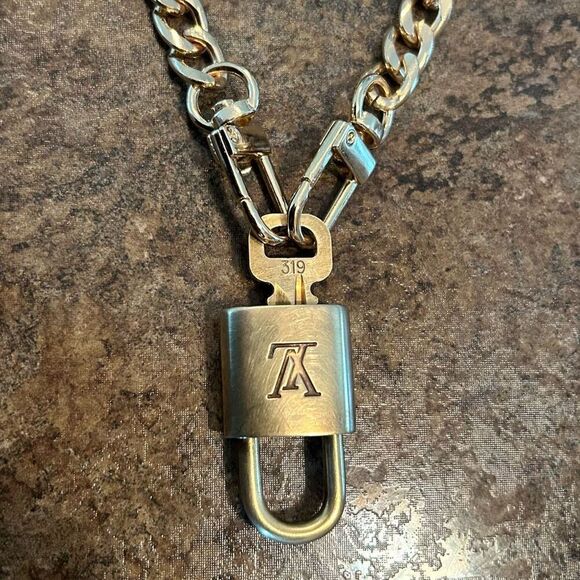 Louis Vuitton #319 Lock and Key Brass Gold with bracelet gold chain(unbranded) - Picture 2 of 5